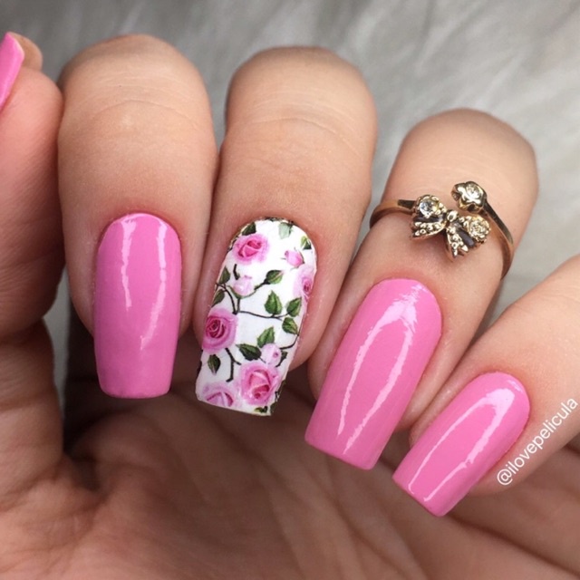 unhas decoradas na cor rosa