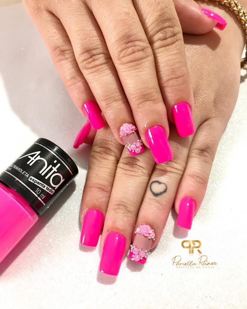 unhas decoradas na cor rosa