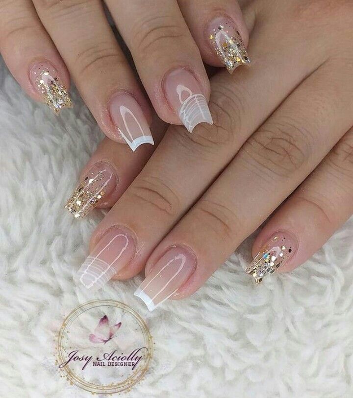 unhas douradas