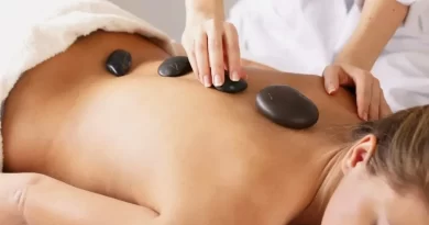 massagem com pedras quentes