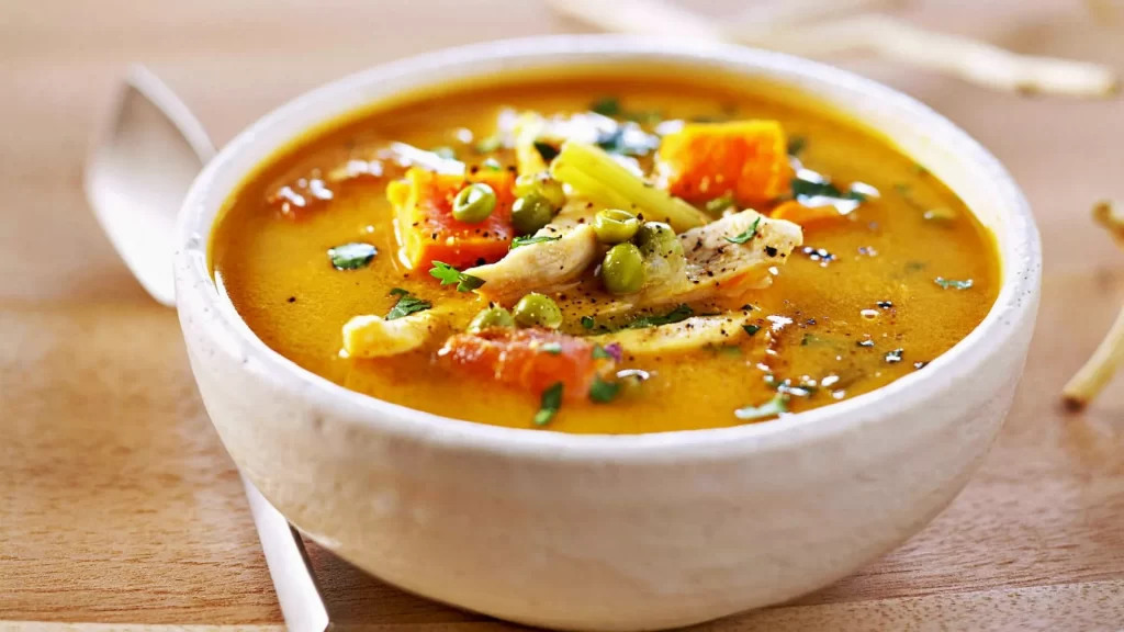 Alimentação Pós-Parto: 6 Receitas que Nutrem e Dão Energia 4 Sopa para alimentação pós-parto