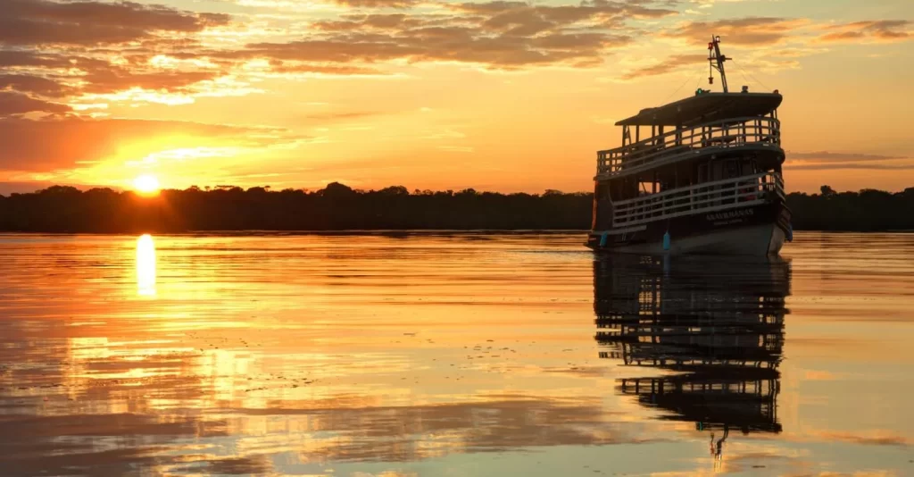 7 Lugares para Mulher Viajar Sozinha no Brasil 6 viajar sozinha para o Amazonas